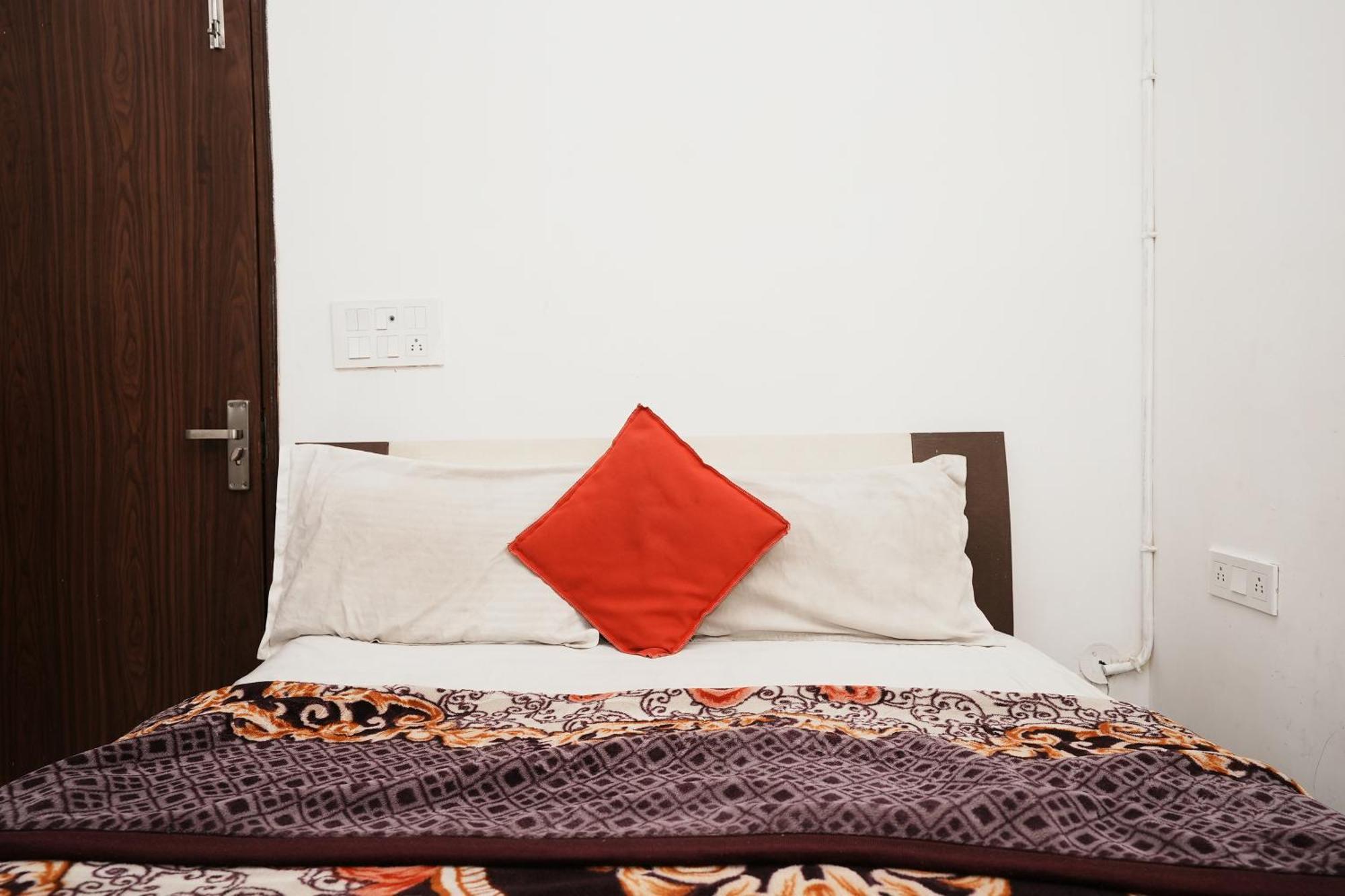 Hotel Sunrise Moon Ню Делхи Екстериор снимка
