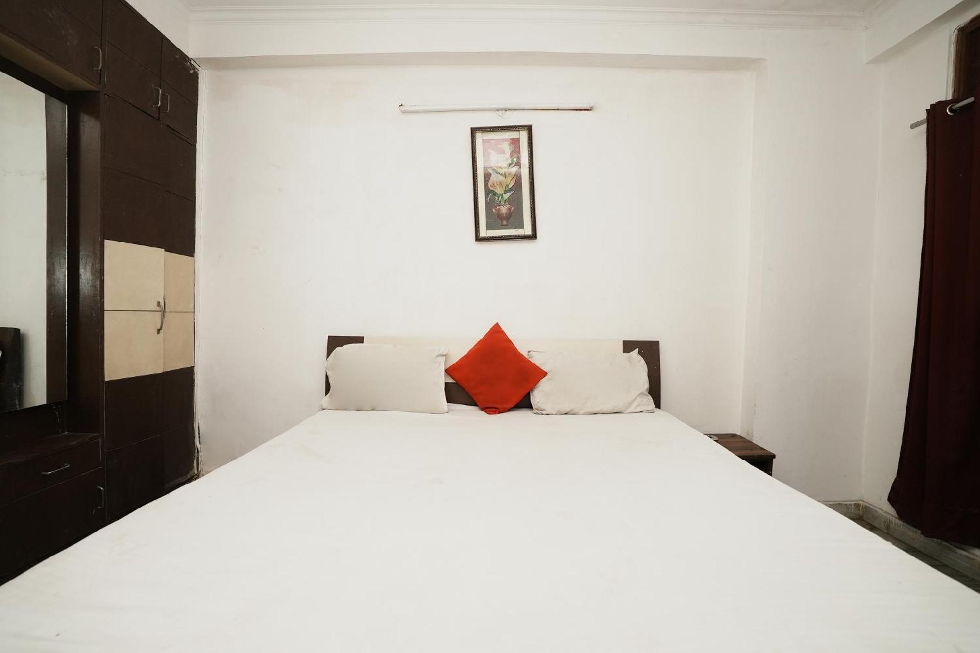 Hotel Sunrise Moon Ню Делхи Екстериор снимка