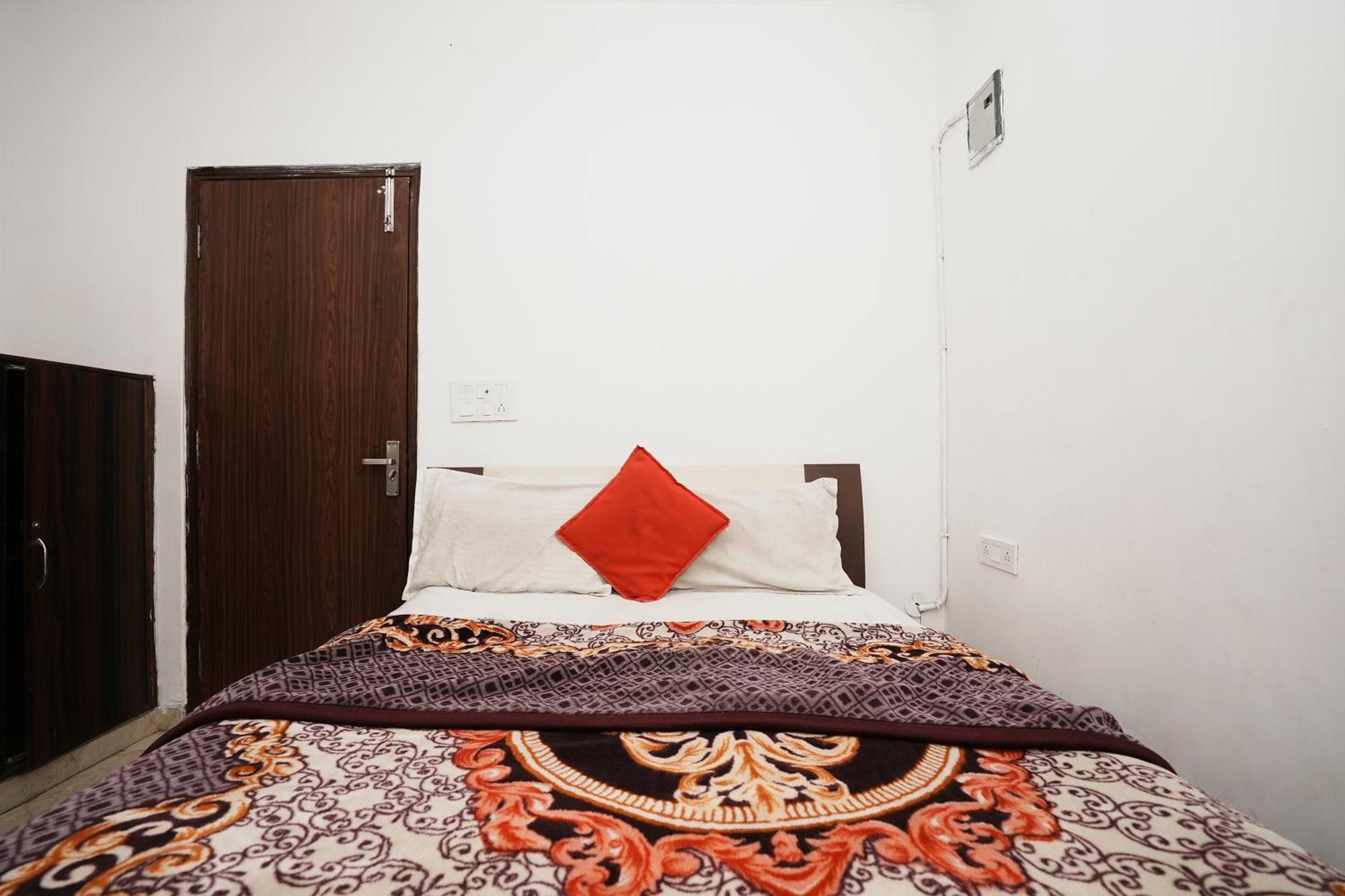 Hotel Sunrise Moon Ню Делхи Екстериор снимка